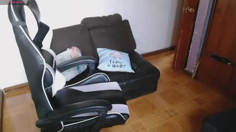 Snapshot of mel_raise chatting on April 2026 10:34:02 PM mel raise online show from April 2026 10:34:02 PM