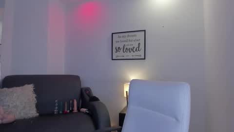 Snapshot of melan_owen chatting on December 2025 11:06:01 AM melan_owen online show from December 2025 11:06:01 AM