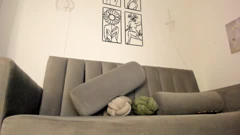 Snapshot of melani_greyy chatting on December 2024 12:12:01 AM melani greyy online show from December 2024 12:12:01 AM