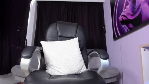 Snapshot of melani_greyy chatting on January 2025 08:26:02 PM melani greyy online show from January 2025 08:26:02 PM