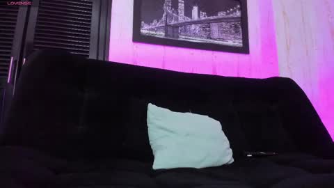 Snapshot of melani_greyy chatting on February 2025 12:05:01 AM melani greyy online show from February 2025 12:05:01 AM