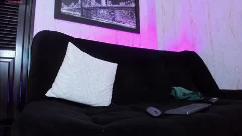 Snapshot of melani_greyy chatting on March 2025 11:43:02 PM melani greyy online show from March 2025 11:43:02 PM