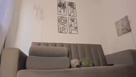 Snapshot of melani_greyy chatting on September 2025 10:46:02 PM melani greyy online show from September 2025 10:46:02 PM