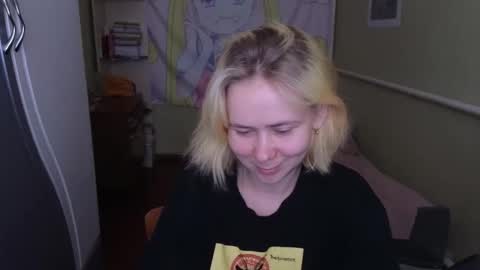 Snapshot of melania____ chatting on April 2026 08:06:01 AM Mila online show from April 2026 08:06:01 AM