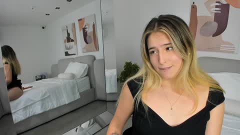 Melanie Baez online show from January 2025 07:57:01 AM