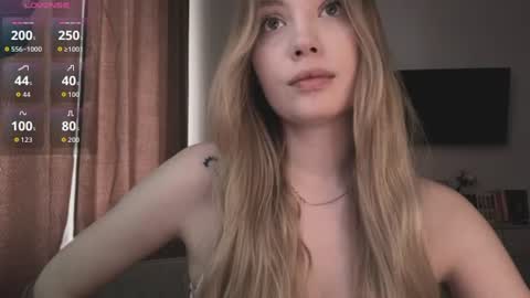 Snapshot of melanie__murr chatting on June 2026 05:32:02 AM melanie__murr online show from June 2026 05:32:02 AM