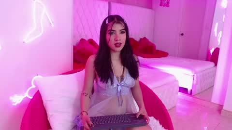 Snapshot of melanie_bianco chatting on January 2025 04:18:02 AM Melanie online show from January 2025 04:18:02 AM