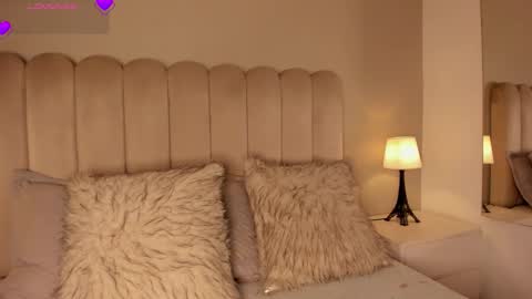 Snapshot of melanie_hillz chatting on March 2026 07:41:01 PM Melanie online show from March 2026 07:41:01 PM