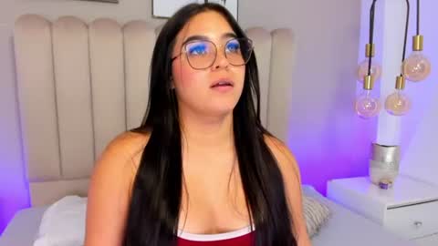 Snapshot of melanie_hillz chatting on July 2026 12:24:02 AM Melanie online show from July 2026 12:24:02 AM