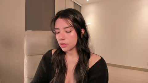 Snapshot of melanie_owo chatting on April 2026 12:11:02 AM Melanie online show from April 2026 12:11:02 AM