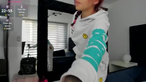 Melanie roux  online show from February 2026 12:22:02 PM