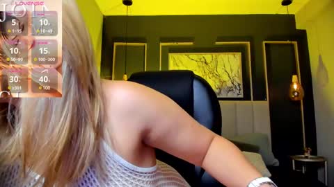 Melanie online show from March 2025 10:10:02 PM