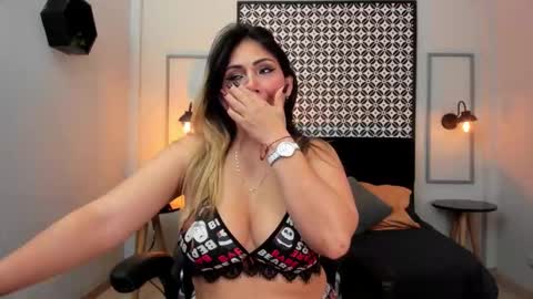 Melanie online show from October 2025 02:19:01 PM