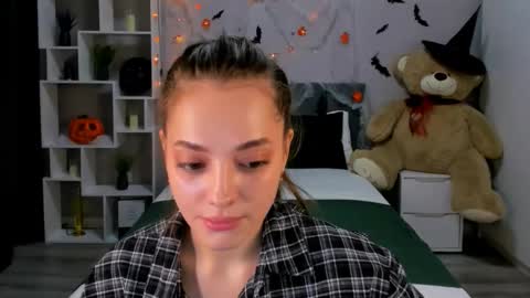 MelanieAlves online show from October 2025 12:38:02 PM