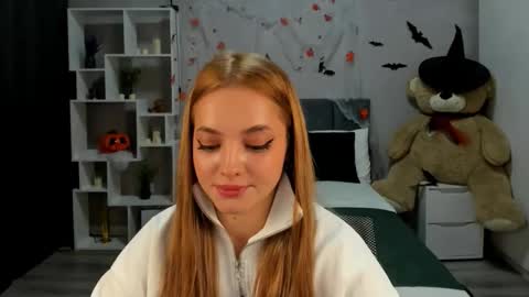 MelanieAlves online show from November 2025 06:51:01 PM