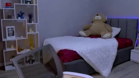 MelanieAlves online show from November 2025 02:05:01 PM