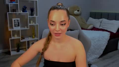 MelanieAlves online show from November 2025 06:08:01 PM