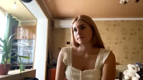 Snapshot of melaniepavan chatting on November 2025 07:08:01 AM Marry online show from November 2025 07:08:01 AM