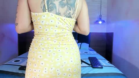 Melanie Roux online show from September 2025 11:32:01 AM