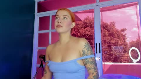 Snapshot of melanieroux chatting on April 2026 07:37:02 PM Melanie Roux online show from April 2026 07:37:02 PM