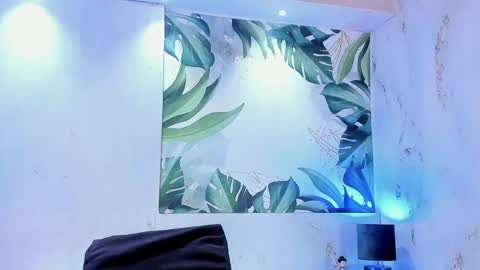 Snapshot of melanieroux chatting on April 2026 09:39:33 PM Melanie Roux online show from April 2026 09:39:33 PM