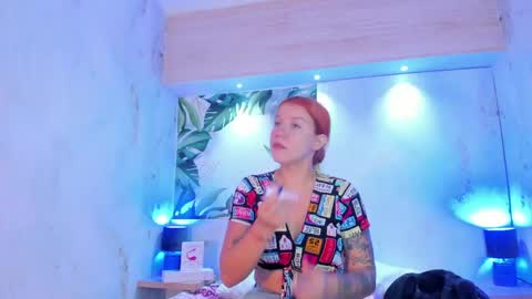 Snapshot of melanieroux chatting on April 2026 07:49:02 PM Melanie Roux online show from April 2026 07:49:02 PM