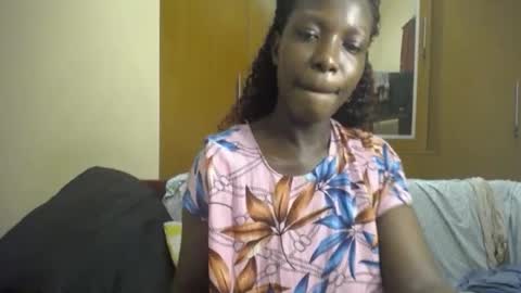 Snapshot of melanin_bae chatting on September 2025 04:39:01 PM Baby online show from September 2025 04:39:01 PM