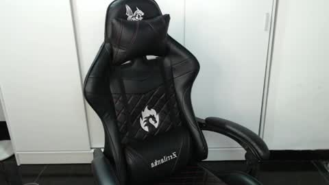 Snapshot of melanniegarzon chatting on April 2026 04:35:01 AM Melannie online show from April 2026 04:35:01 AM