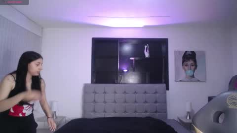 Snapshot of melanny_petite chatting on June 2026 12:33:02 PM melanny_petite online show from June 2026 12:33:02 PM