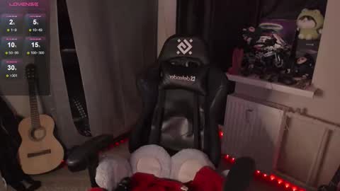 Snapshot of melante_s chatting on September 2025 01:07:02 AM Ash online show from September 2025 01:07:02 AM