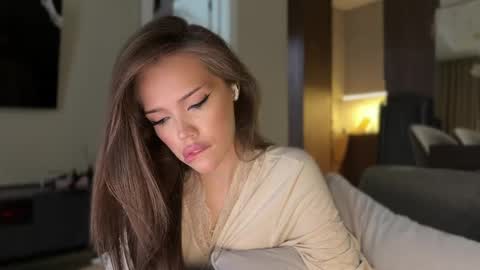 Snapshot of melanybunny chatting on April 2026 03:21:01 PM Adel online show from April 2026 03:21:01 PM