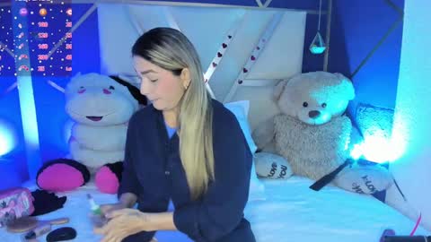 Melany  online show from March 2025 12:09:01 PM