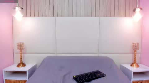 Snapshot of melanywayne_ chatting on December 2025 07:11:02 PM Melany online show from December 2025 07:11:02 PM