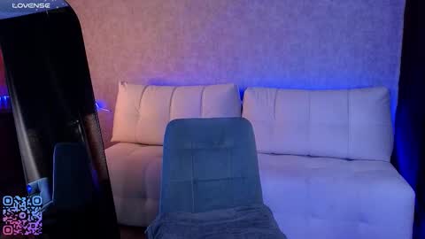 Melee Eva - Thumbs Up please  online show from March 2026 07:37:02 AM