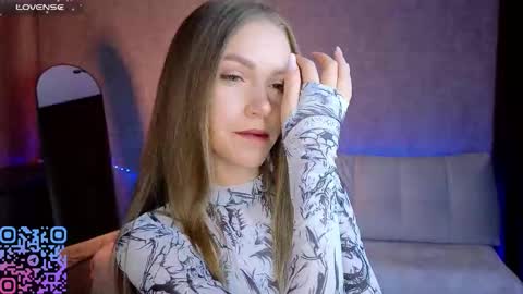 Melee Eva - Thumbs Up please  online show from March 2026 03:48:02 PM