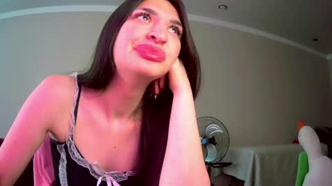 Snapshot of melena_caramel chatting on May 2026 03:24:02 AM melena_caramel online show from May 2026 03:24:02 AM