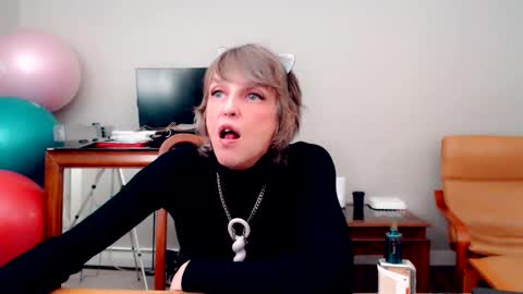 Snow Hobot online show from November 2025 10:05:01 AM