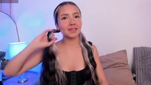 Snapshot of melii_0 chatting on March 2026 11:32:01 AM Melii online show from March 2026 11:32:01 AM