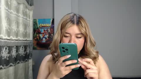 Snapshot of meliinna_xxx chatting on November 2025 02:25:02 AM meliinna_xxx online show from November 2025 02:25:02 AM