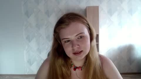 Snapshot of melina_beauty chatting on March 2026 01:56:01 PM Melina online show from March 2026 01:56:01 PM