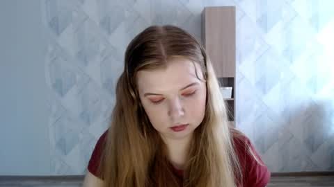 Snapshot of melina_beauty chatting on April 2026 07:35:01 AM Melina online show from April 2026 07:35:01 AM