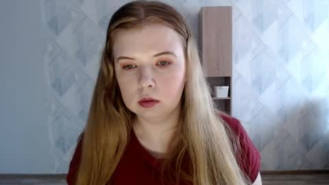 Snapshot of melina_beauty chatting on April 2026 07:45:01 AM Melina online show from April 2026 07:45:01 AM