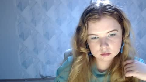 Snapshot of melina_beauty chatting on April 2026 05:30:01 PM Melina online show from April 2026 05:30:01 PM