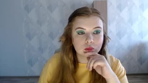 Snapshot of melina_beauty chatting on May 2026 06:43:02 AM Melina online show from May 2026 06:43:02 AM