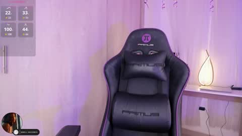 Snapshot of melina_ferrer1 chatting on November 2025 12:27:01 PM EI online show from November 2025 12:27:01 PM