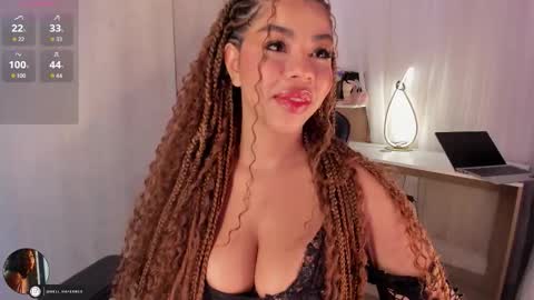 Snapshot of melina_ferrer1 chatting on November 2025 12:38:02 PM EI online show from November 2025 12:38:02 PM