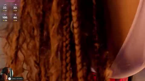 Snapshot of melina_ferrer1 chatting on November 2025 12:27:02 PM EI online show from November 2025 12:27:02 PM