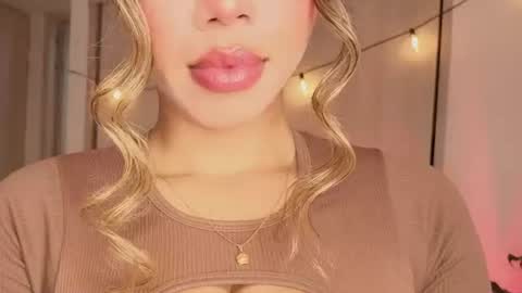 Snapshot of melina_ferrer1 chatting on July 2026 01:29:02 PM EI online show from July 2026 01:29:02 PM