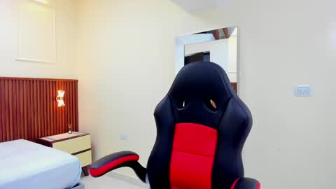 M E L I N A  online show from February 2025 07:31:02 PM