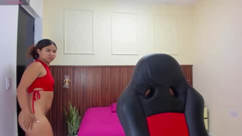 M E L I N A  online show from October 2025 07:44:01 PM